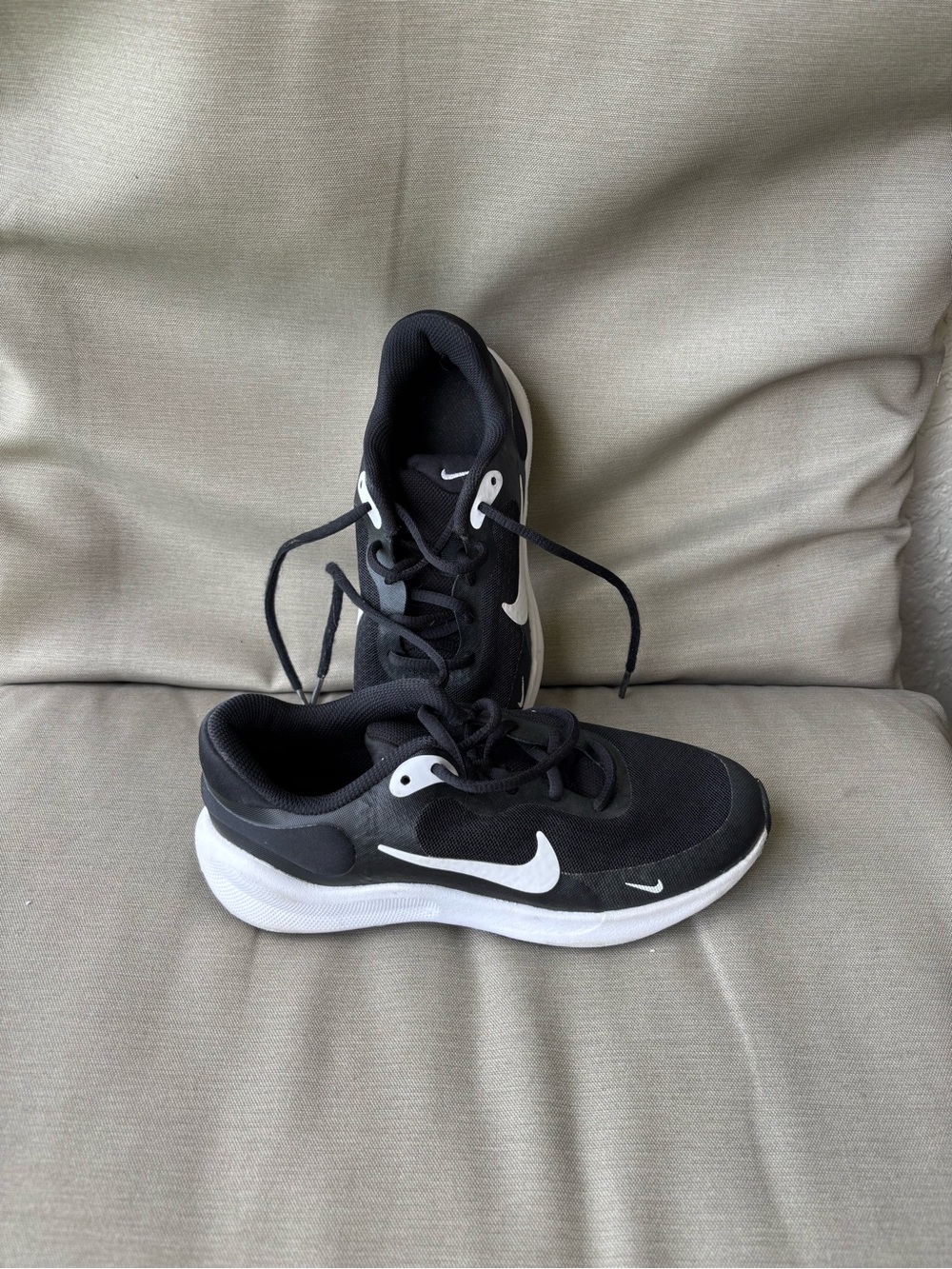 Nike Revolution 7 Sneakers in great condition